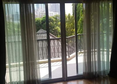 The Cadogan Private Residence  Spacious 3 Bedroom Condo For Rent