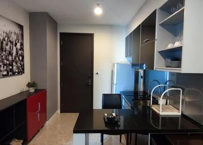 The Crest Sukhumvit 34  Charming 1 Bedroom Condo For Sale