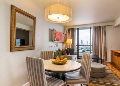 Spacious 1 Bedroom Serviced Apartment For Rent in Sathorn