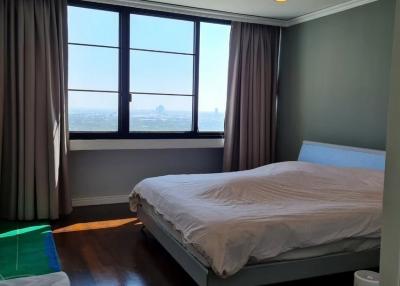 Royal River Place  3 Bedroom Condo For Rent Rama 3