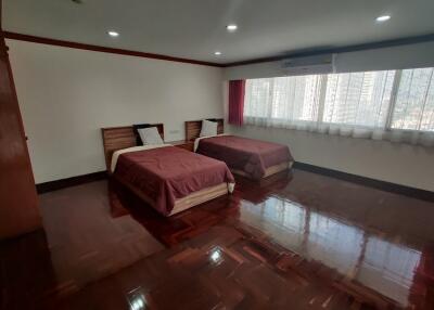 3 Bedroom Pet Friendly Apartment For Rent in Nana