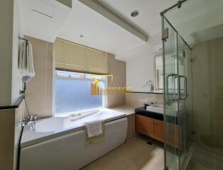 2 Bedroom Serviced Apartment in Phrom Phong