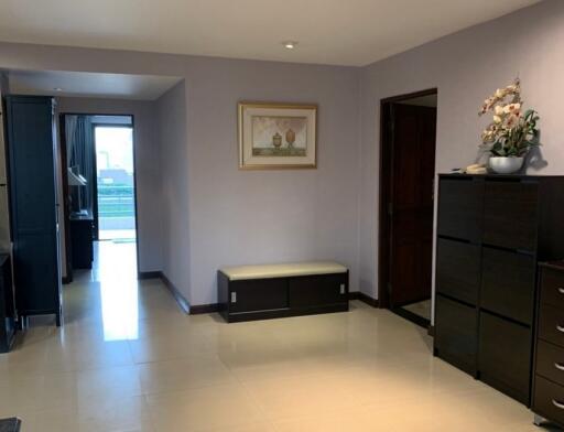 2 Bedroom Condo For Rent in Pearl Garden, Sathorn