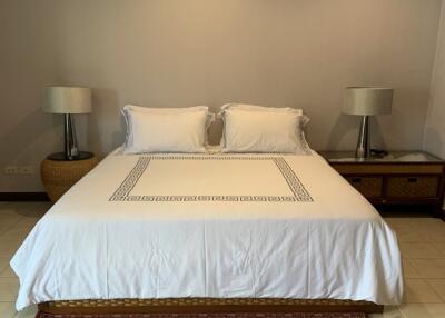 2 Bedroom Condo For Rent in Pearl Garden, Sathorn