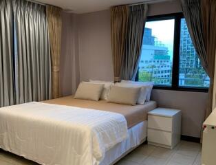 2 Bedroom Condo For Rent in Pearl Garden, Sathorn