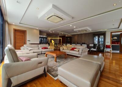3 Bedroom Apartment For Rent in Asoke