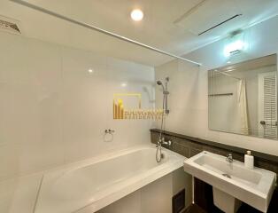 Acadamia Grand Tower  2 Bedroom Property For Sale in Phrom Phong