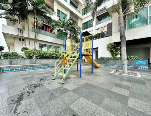 Nondzee Condominium  Spacious 3 Bedroom Duplex Condo in Sathorn