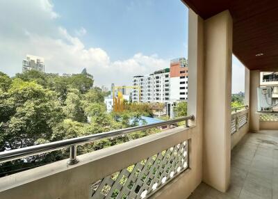 Spacious 2 Bedroom Apartment in Trendy Thong Lo Area