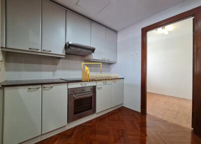 3 Bedroom Apartment For Rent in Ekkamai