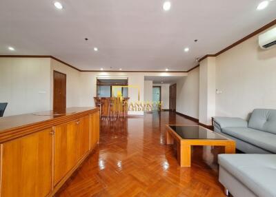 3 Bedroom Apartment For Rent in Ekkamai