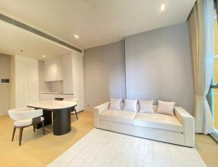 1 Bedroom For Rent in The Strand Thonglor