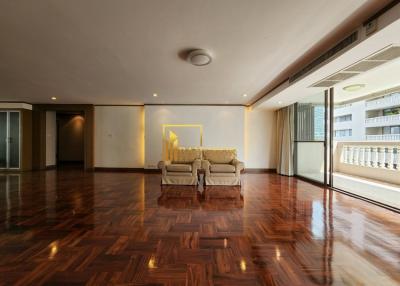 4 Bedroom Apartment For Rent in Phrom Phong