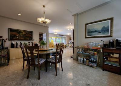 3 Bedroom House For Sale in Sathorn