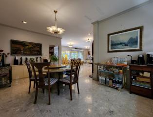 3 Bedroom House For Sale in Sathorn