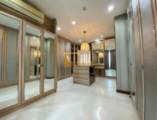 Villa Asoke  2 Bedroom Condo Near MRT Phetchaburi