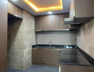 3 Bedroom For Rent in President Park Phrom Phong