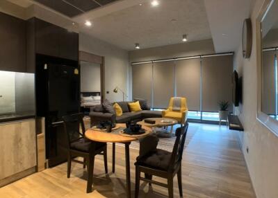 2 Bedroom Condo For rent in The Lofts Asoke