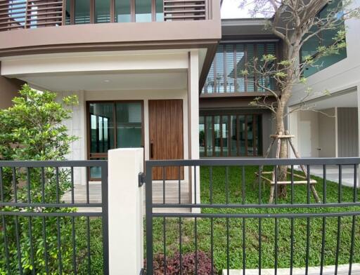 4 Bedroom House For Sale in Burasiri Krungthep Kreetha