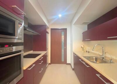 2 Bedroom For Sale in The Park Chidlom