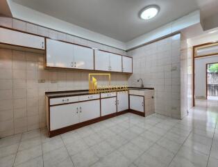 3 Bedroom Apartment For Rent in Nana