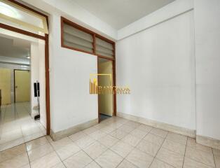 3 Bedroom Apartment For Rent in Nana