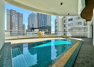 Le Raffine 24  3 Bedroom Duplex in Phrom Phong