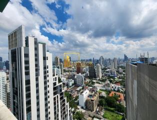 Las Colinas  3 Bedroom Condo For Sale in Asoke