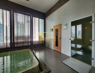 Q Langsuan  2 Bedroom Condo in Chidlom