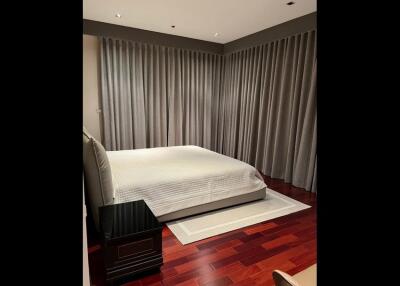 Athenee Residence  4 Bedroom For Rent in Phloen Chit