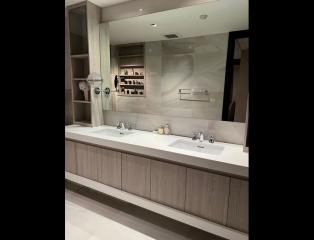 Athenee Residence  4 Bedroom For Rent in Phloen Chit