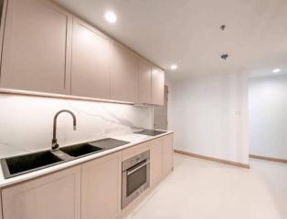 Supalai Riva Grand  3 Bedroom Condo For Rent in Rama 3