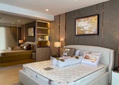 Supalai Riva Grand  3 Bedroom Condo For Rent in Rama 3