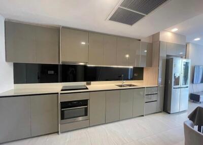 Fynn  2 Bedroom Condo in Phrom Phong