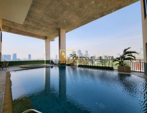 Lake Green  2 Bedroom For Sale in Sukhumvit 8