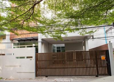 3 Bedroom House For Rent or Sale in Thong Lo