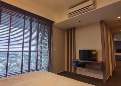 The Lofts Ekkamai  2 Bedroom Condo For Rent