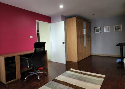 1 Bedroom For Rent in Waterford Park Thonglor