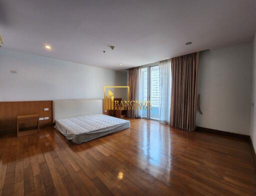 3 Bedroom Duplex Apartment in Phrom Phong For Rent