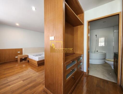 3 Bedroom Duplex Apartment in Phrom Phong For Rent