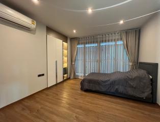 5 Bedroom House For Sale in Lad Phrao