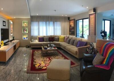 Pearl Garden  2 Bed Condo For Sale in Sathorn