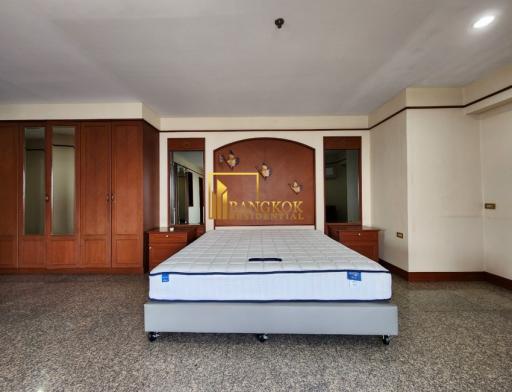 Baan Suanpetch  3 Bedroom Condo in Sukhumvit 39
