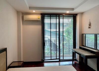 O2 Hip  1 Bed Condo For Rent in Ploenchit