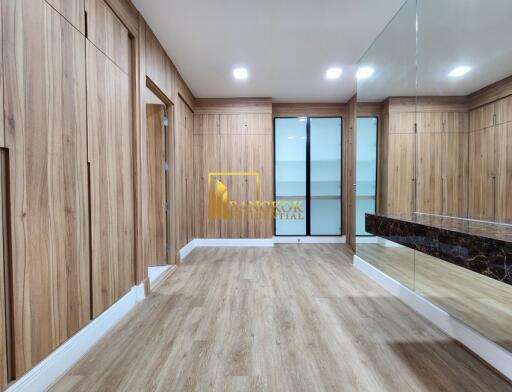 Renovated 3 Bedroom Apartment in Asoke