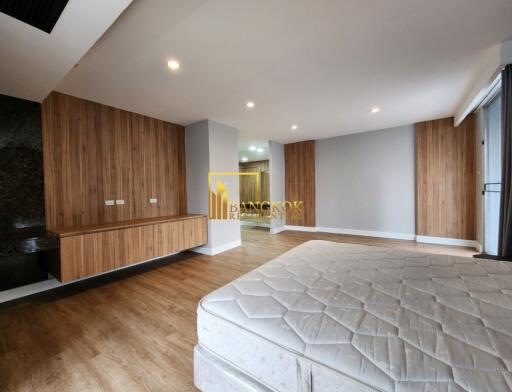 Renovated 3 Bedroom Apartment in Asoke