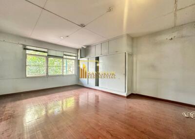 3 Bedroom Commercial Property For Rent in Phrom Phong