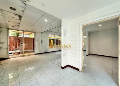 3 Bedroom Commercial Property For Rent in Phrom Phong