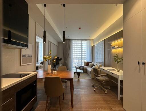 Muniq Langsuan  1 Bedroom Condo in Chidlom