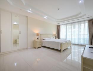 Ideal 24  4 Bedroom Condo in Phrom Phong For Sale